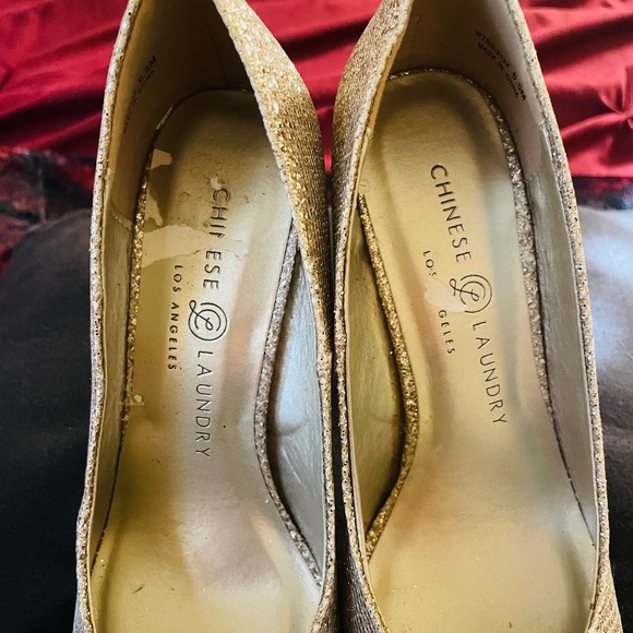 Chinese Laundry Gold Sparkle High Heels - Picture 4 of 4
